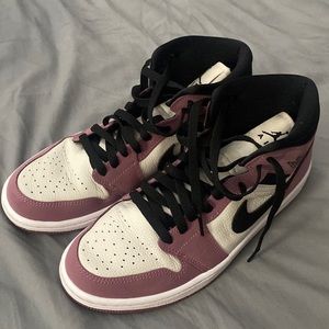 Air Jordan 1 SE Light Mulberry (Women’s)